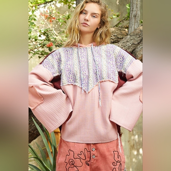 POL Patchwork Floral Sweatshirt, Flare Sleeves, Pink And Purple, New - Picture 8 of 11